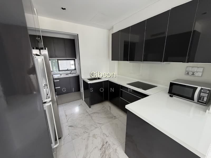 FREEHOLD. SPACIOUS. SELLING VACANT. MINS TO MRT STATION photo 4