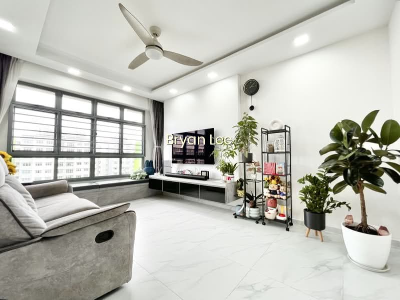 621A TAMPINES STREET 61 image 1 of 10