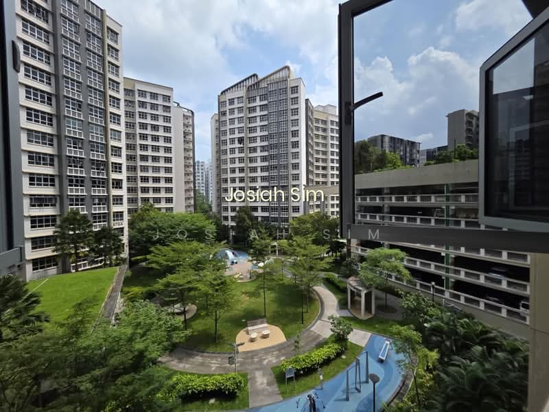 876C TAMPINES AVENUE 8 image 1 of 10