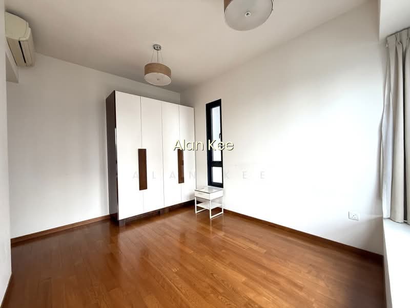 368 THOMSON photo 3