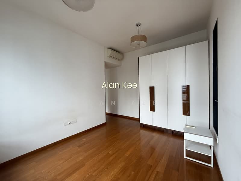 368 THOMSON photo 4