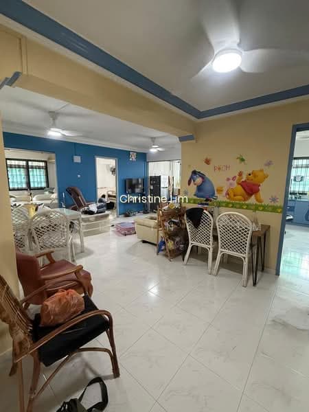 385 TAMPINES STREET 32 image 1 of 10