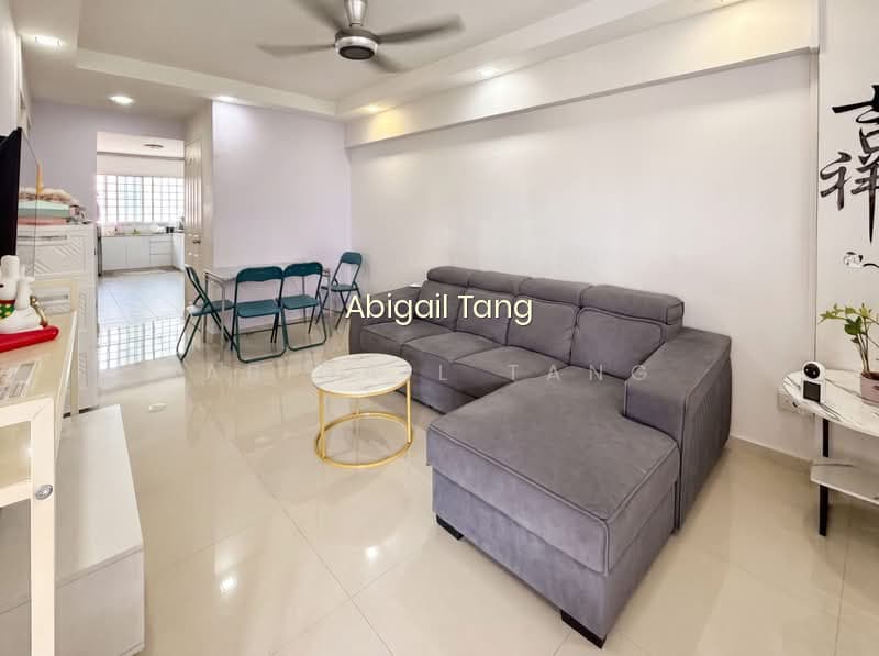 806 TAMPINES AVENUE 4 image 1 of 10