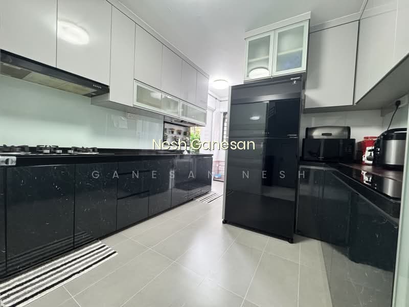 449 HOUGANG AVENUE 10 photo 3
