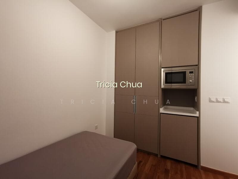 SOPHIA HILLS photo 3