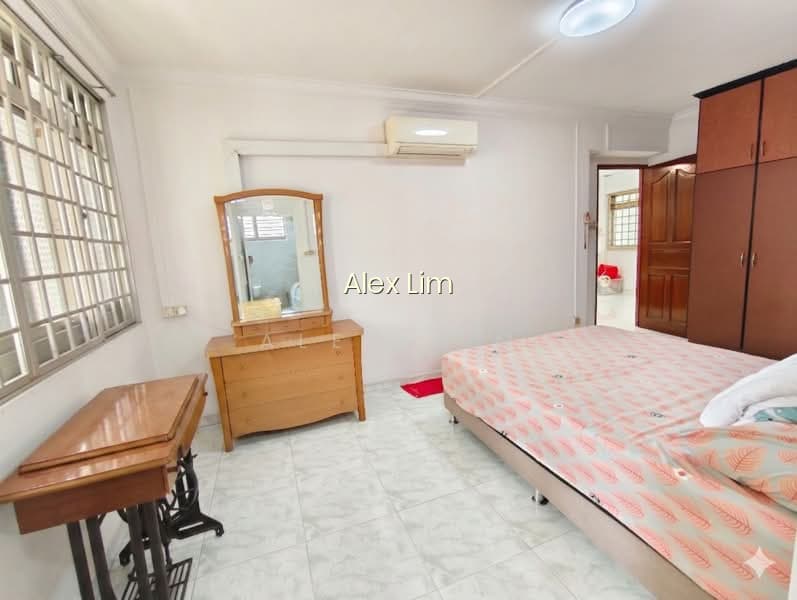 739 JURONG WEST STREET 73 photo 4