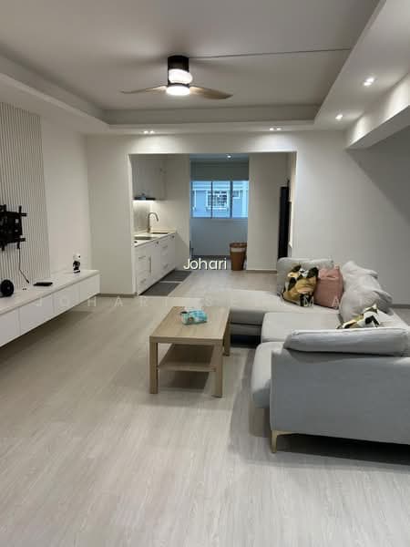 BLK 868 TAMPINES image 1 of 10