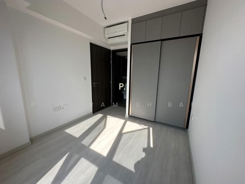 RIVERFRONT RESIDENCES photo 3
