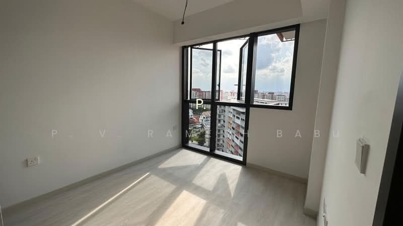 RIVERFRONT RESIDENCES photo 4