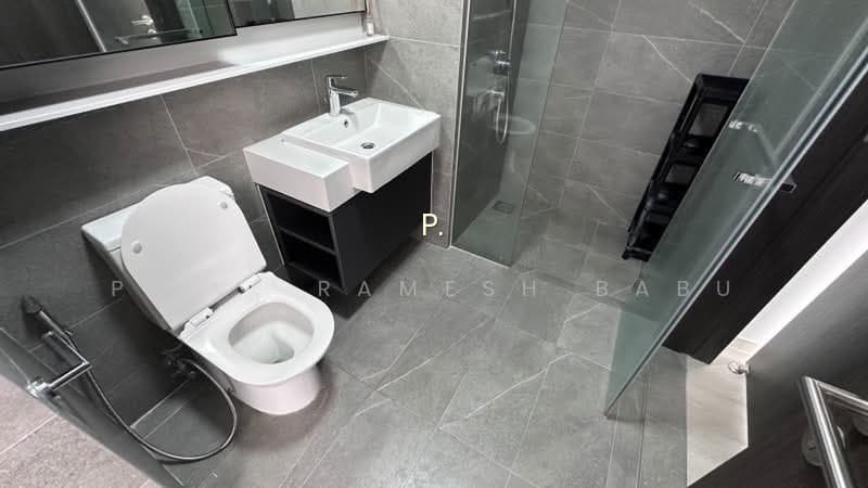 RIVERFRONT RESIDENCES photo 5