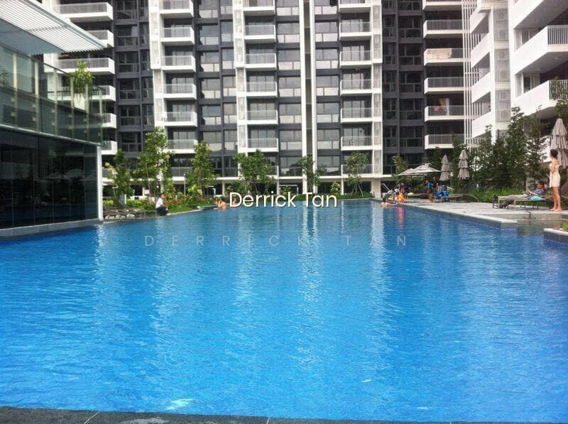THE LAKEFRONT RESIDENCES photo 3