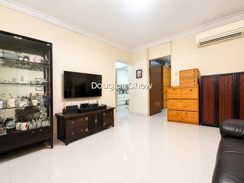 12 TOH YI DRIVE photo 3