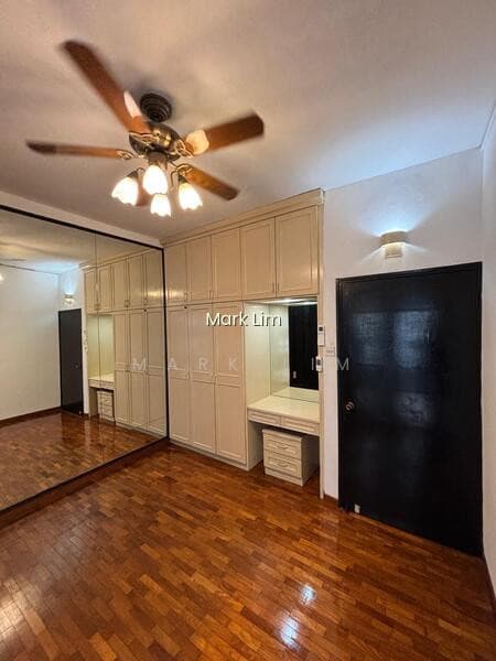 CLAYMORE PLAZA APARTMENTS photo 4