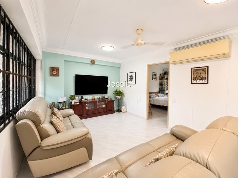 742 TAMPINES STREET 72 image 1 of 10
