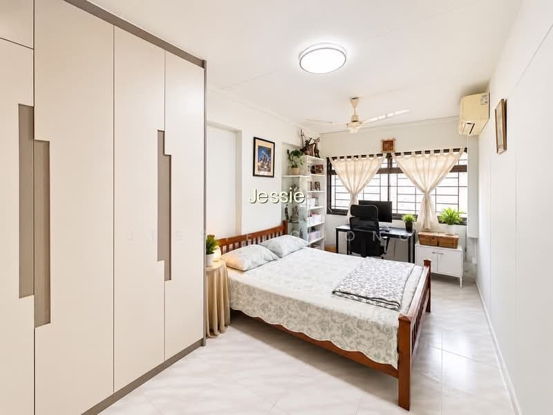 742 TAMPINES STREET 72 photo 2