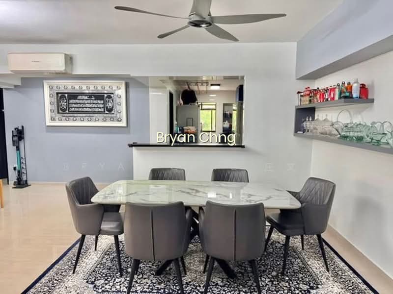 63 TEBAN GARDENS ROAD image 1 of 10