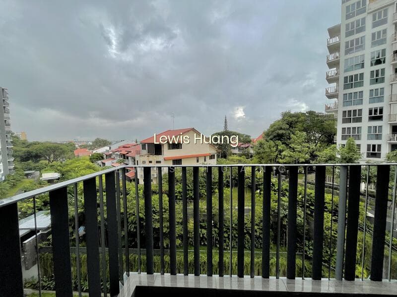 GRANDEUR PARK RESIDENCES 4
