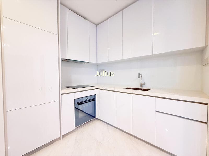 PEAK RESIDENCE photo 2