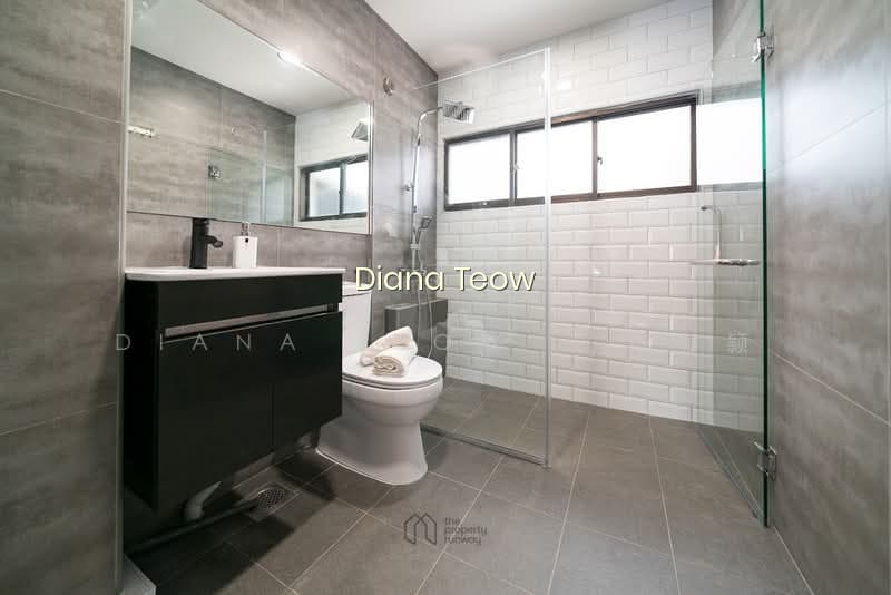 STUDIO FOR RENT AT PASIR PANJANG ROAD- WALK UP APARTMENT photo 4