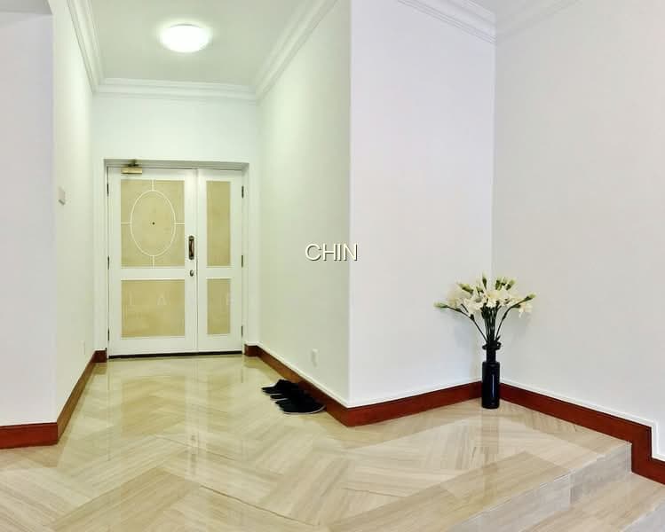 ORANGE REGENCY photo 2