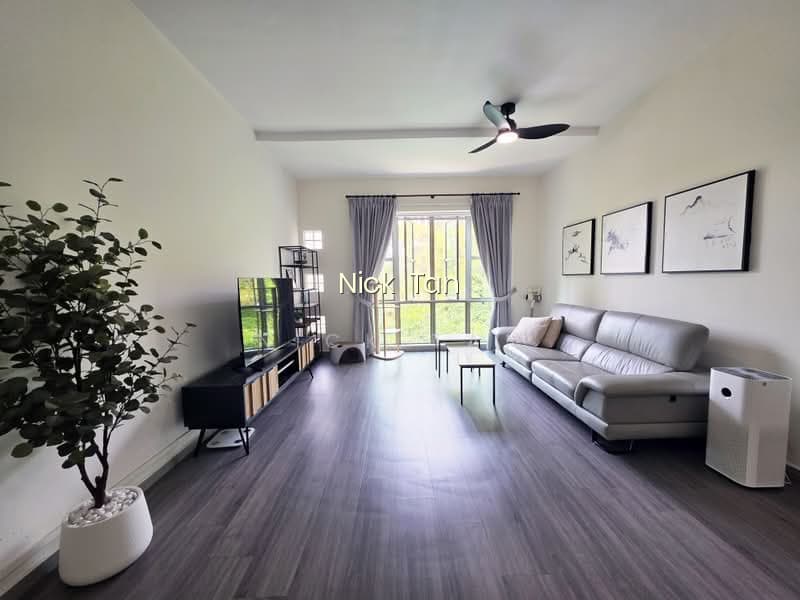 LANDBAY CONDO photo 3