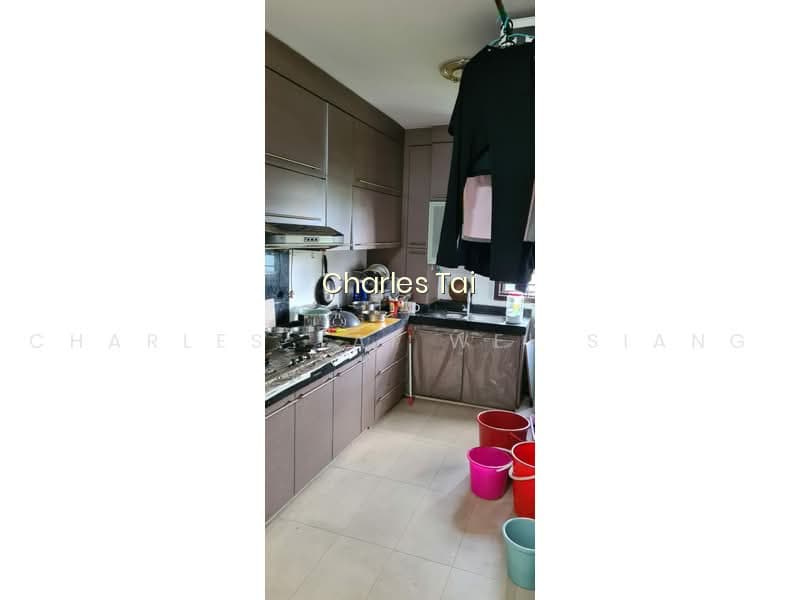 268 BOON LAY DRIVE photo 5