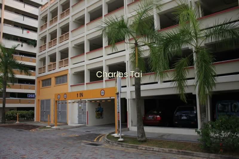 268 BOON LAY DRIVE photo 6