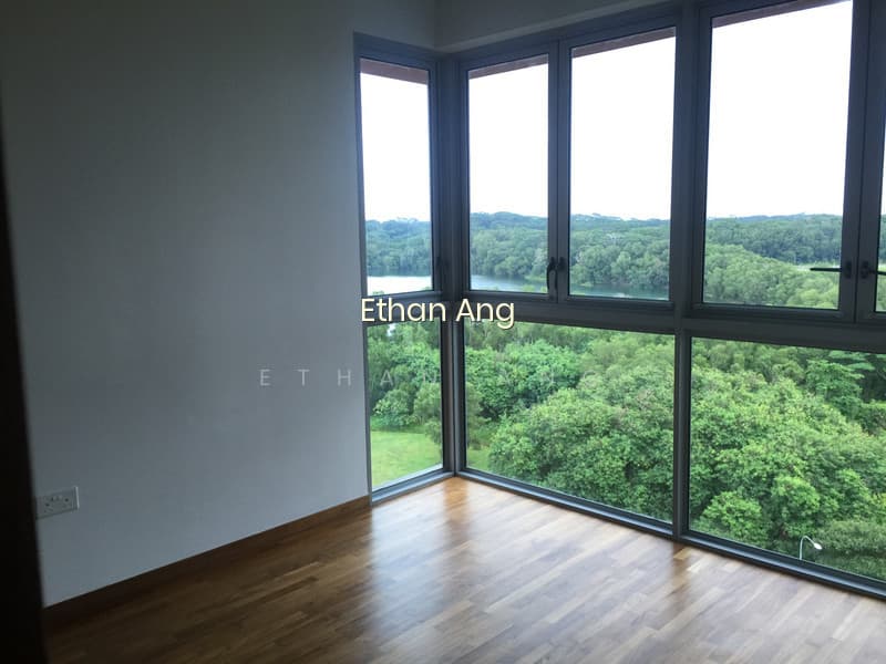 Q BAY RESIDENCES photo 3