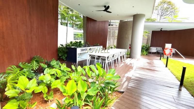 COASTLINE RESIDENCES photo 3