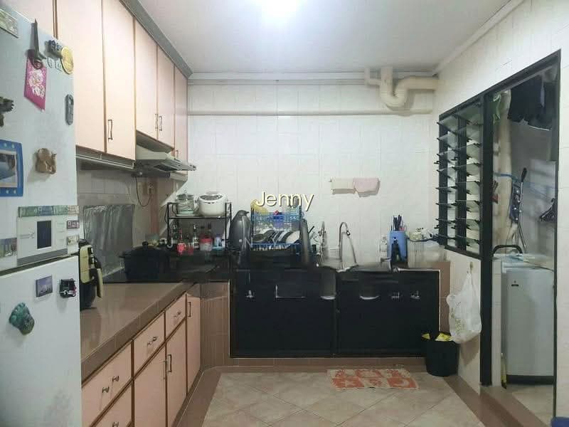 647 JURONG WEST STREET 61 photo 4