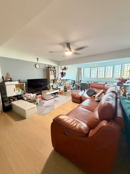 641 HOUGANG AVENUE 8 image 1 of 8