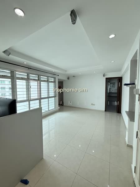 106 PUNGGOL FIELD image 1 of 10
