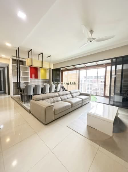 5MINS WALK TO MRT/MALL. UPPER FLOOR WITH LIFT ASSESS. ROOF TERRACE CAN FULLY UTILISE image 1 of 10
