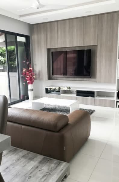 5MINS WALK TO MRT/MALL. UPPER FLOOR WITH LIFT ASSESS. ROOF TERRACE CAN FULLY UTILISE photo 3
