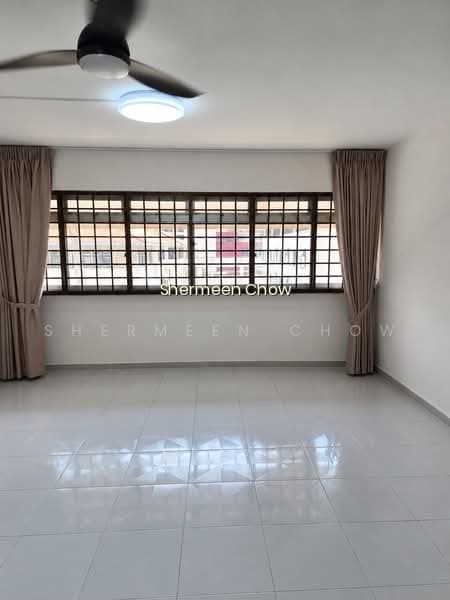384 TAMPINES STREET 32 image 1 of 10