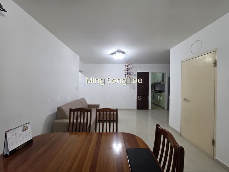 153 RIVERVALE CRESCENT photo 2