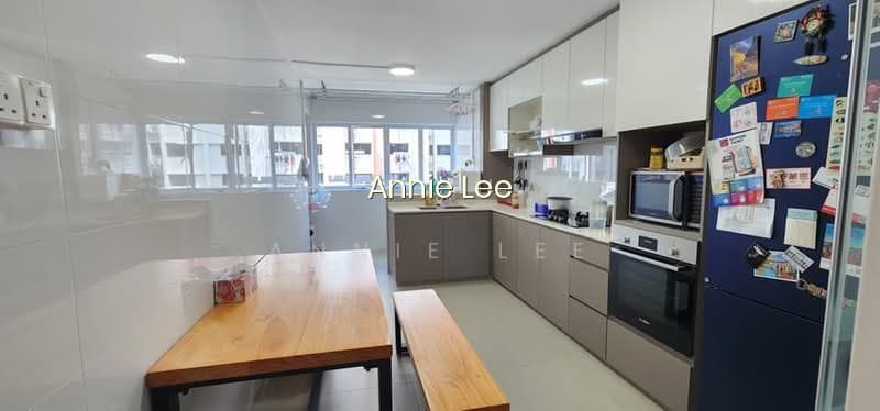 228 SERANGOON AVENUE 4 photo 3