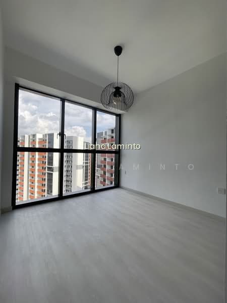 RIVERFRONT RESIDENCES photo 5