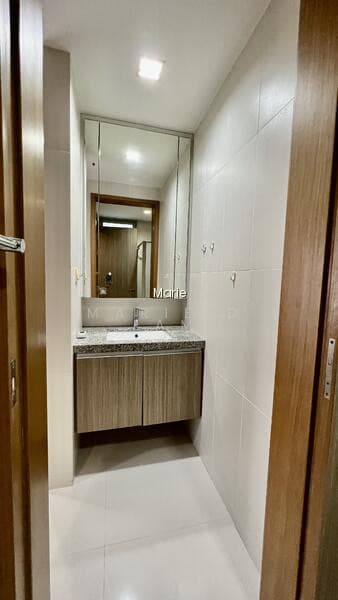 THE METROPOLITAN CONDOMINIUM photo 3