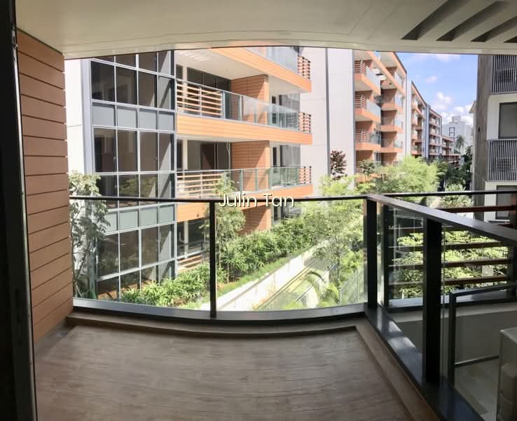 SOPHIA HILLS photo 5