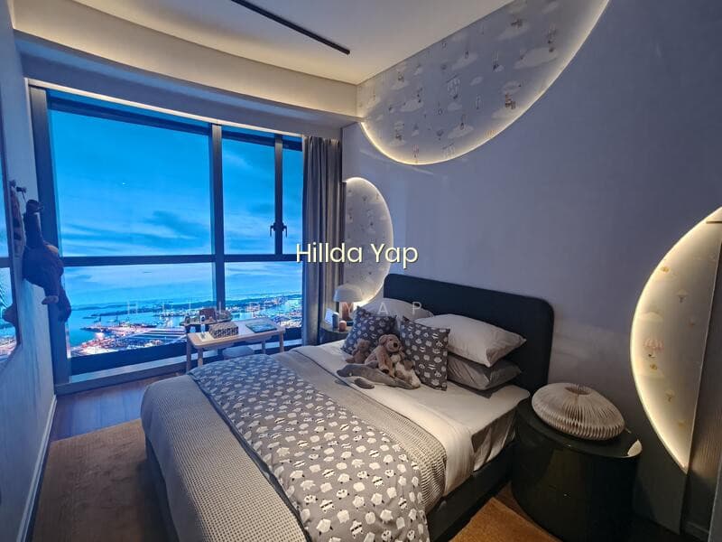 NEWPORT RESIDENCES photo 4